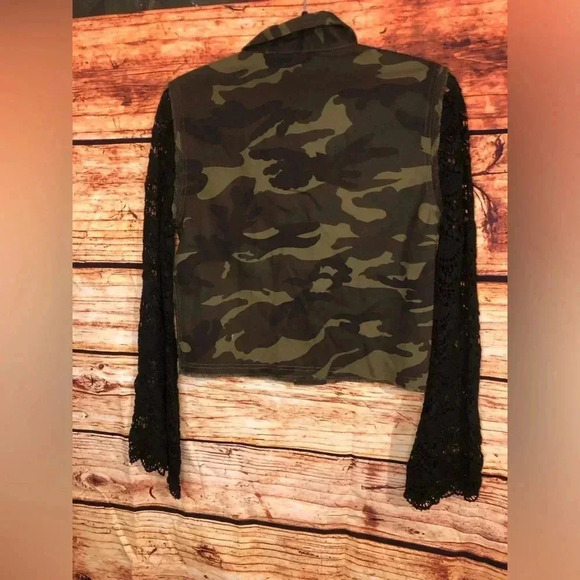 Lace Sleeve Camo Jacket - Picture 12 of 16